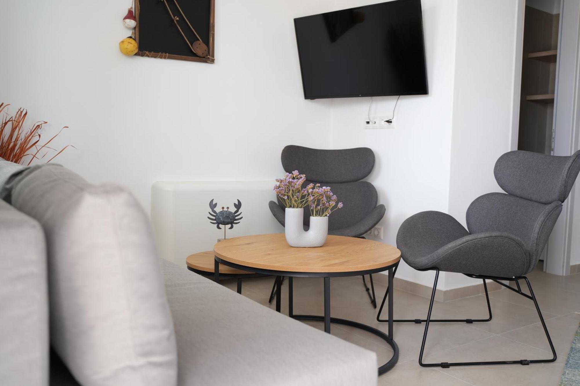 Pyrra Apartments Скірос Екстер'єр фото