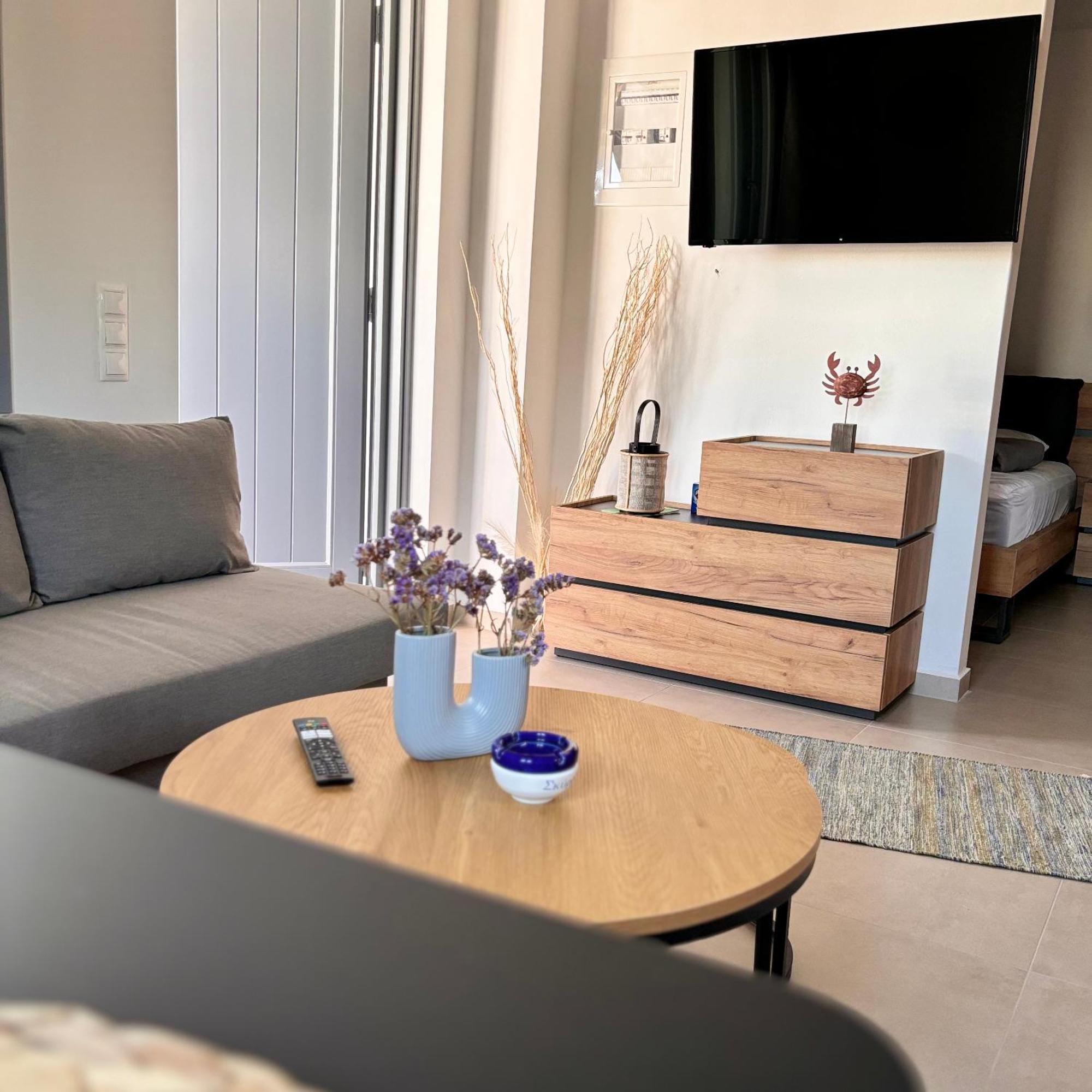 Pyrra Apartments Скірос Екстер'єр фото